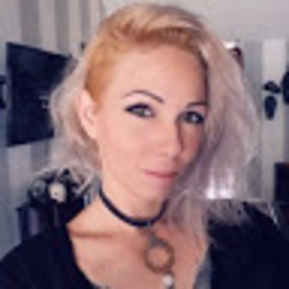 Meet your Posher, Dena